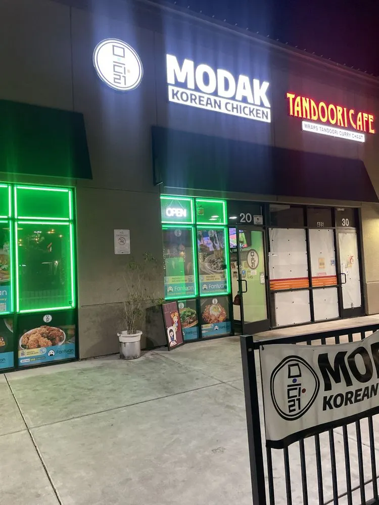 Modak Korean Chicken